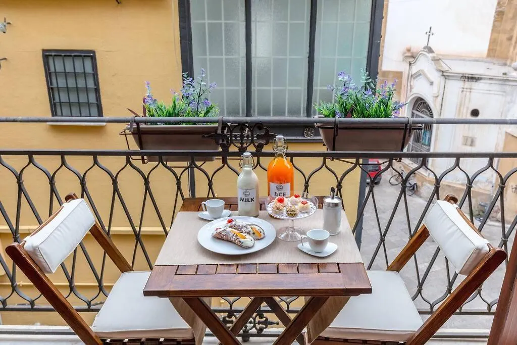 Appartamento The Chic House , Palermo Cir: 19082053C213726