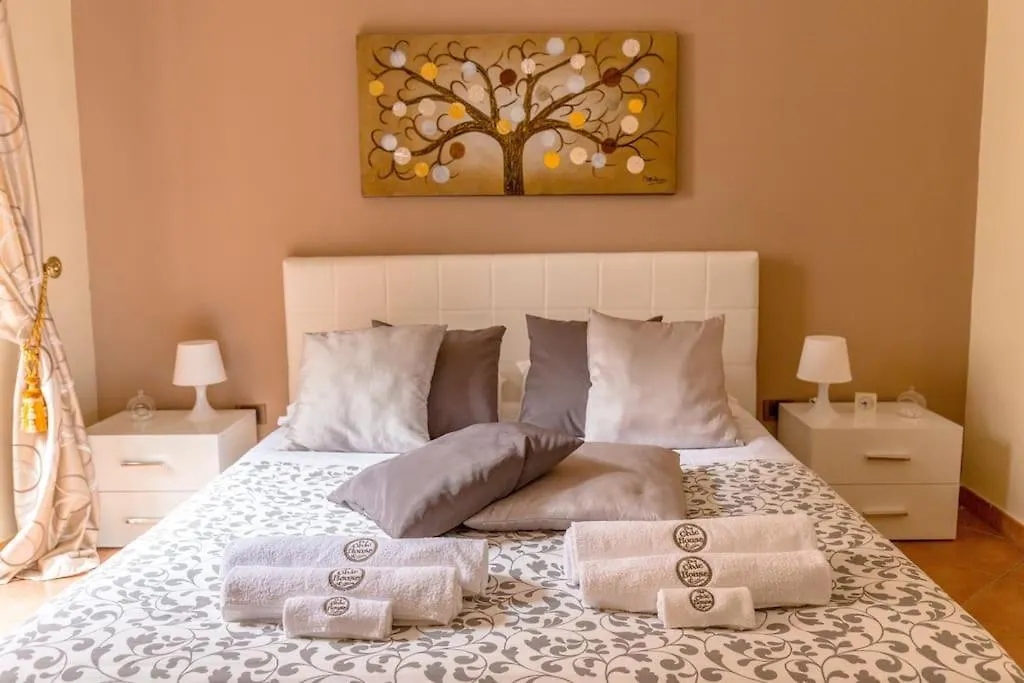 Appartamento The Chic House , Palermo Cir: 19082053C213726 Italia